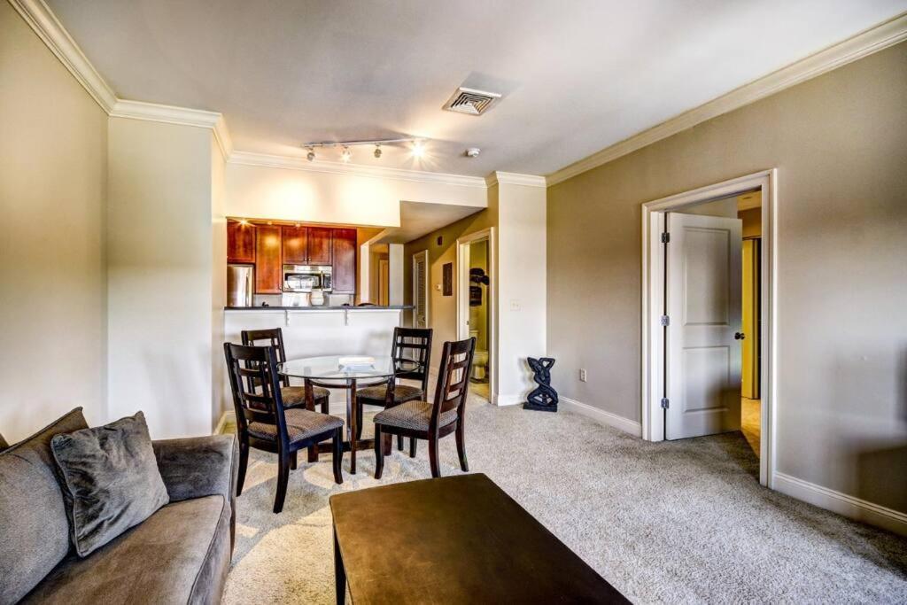 Chase Penthouse At 39 West Baltimore Inner Harbor Convention Center Free Indoor Parking One And Two Bedrooms Exterior foto
