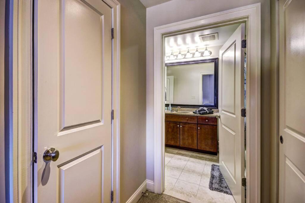 Chase Penthouse At 39 West Baltimore Inner Harbor Convention Center Free Indoor Parking One And Two Bedrooms Exterior foto