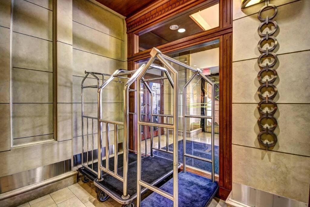 Chase Penthouse At 39 West Baltimore Inner Harbor Convention Center Free Indoor Parking One And Two Bedrooms Exterior foto